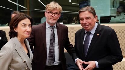 La Ministra de Agricultura de Portugal, Maria do Ceu Antunes, el Ministro de Agricultura y Seguridad Alimentaria de Francia, Marc Fesneau, y el Ministro de Agricultura de España, Luis Planas, este martes en Bruselas.