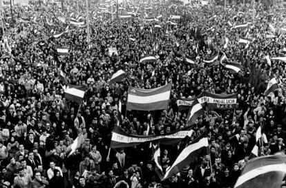 Manifestación autonomista el 4 de diciembre de 1977 en Sevilla.