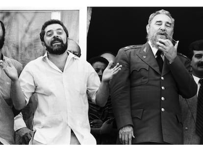 A imagem, feita pelo fotógrafo Luiz Prados em 1989, foi vendida por 18.000 reais. O registro é do encontro entre Lula, então presidente do PT, em sua casa em São Bernardo do Campo, ao lado de Fidel Castro. O site do leilão especificava: a "fotografia assinada pelo presidente Lula em 01.01.2019 | Carimbada pelos Fotógrafos pela Democracia. Pigmento mineral sobre papel 100% algodão. Papel Photo Rag 308 Hahnemühle. 30X45 cm. p&b.". 