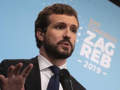 El líder del PP, Pablo Casado, ofrece una rueda de prensa en Zagreb, donde asiste al Congreso del Partido Popular Europeo.