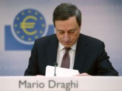 El presidente del Banco Central Europeo (BCE), Mario Draghi, comparece en una rueda de prensa posterior al consejo de gobierno del organismo, en Fr&aacute;ncfort del Meno, Alemania.