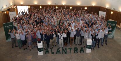 El equipo de Alantra durante el acto de presentaci&oacute;n de la nueva marca.