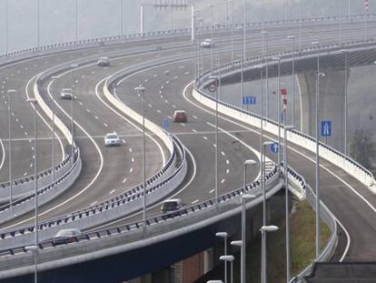 Autopista  Supersur, en el País Vasco. 