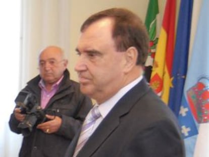 Juli&aacute;n Lucas, alcalde dimisionario de Cesuras.