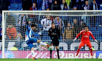 Moreno marca el gol de l'Espanyol.