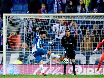 Moreno marca el gol del Espanyol.