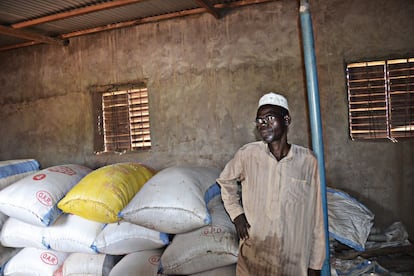 Almacén de la cooperativa Sougre Nooma, en el norte de Burkina Faso, fundada en 2009 con el propósito de paliar las hambres crónicas que azotan la zona.