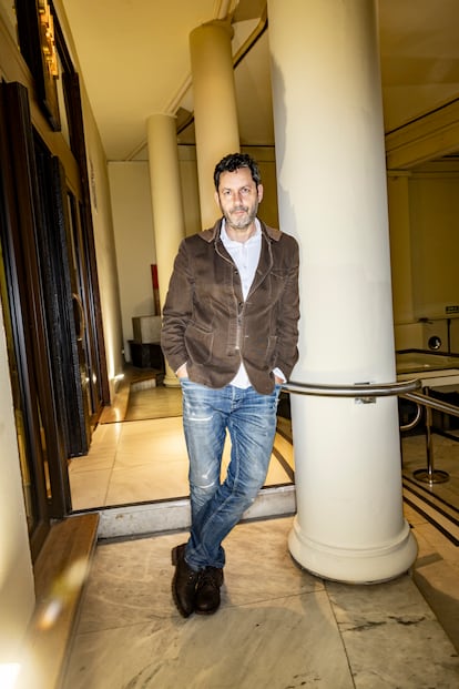 Manuel Ríos San Martín, director, guionista y escritor, fotografiado para ICON en el Círculo de Bellas Artes de Madrid.