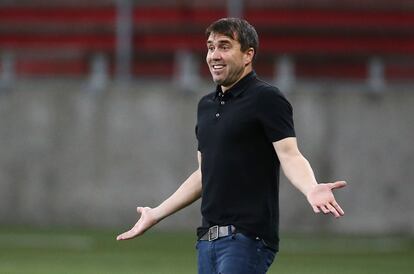 Eduardo Coudet, durante un partido del Internacional de Porto Alegre.