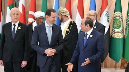 Desde la izquierda, en primera línea, los presidentes de Túnez, Kais Said; de Siria, Bachar el Asad, y de Egipto, Abdelfatá al Sisi, este viernes en Yeddah, en el marco de la cumbre de la Liga Árabe.