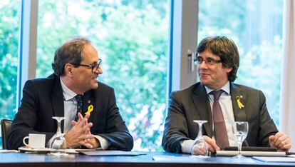 Quim Torra y Carles Puigdemont en un hotel de Berlín el pasado mes de junio.