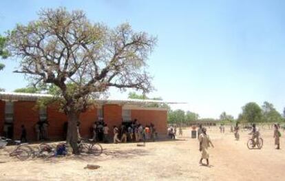 Biblioteca Katiou en Komsilga (Burkina Faso) del arquitecto Albert Faus.