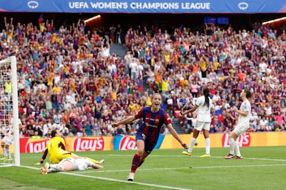 Aitana celebra el gol que abrió el marcador en la final de la Champions.