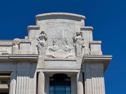 Detalle de la fachada del Palace de la Mediterranée, en el Promenade des Anglais de Nice.