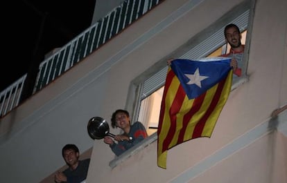 Ve&iuml;ns de Barcelona protesten dimecres.