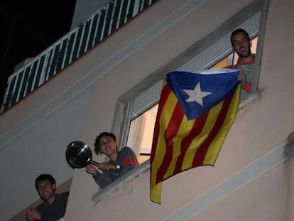 Ve&iuml;ns de Barcelona protesten dimecres.