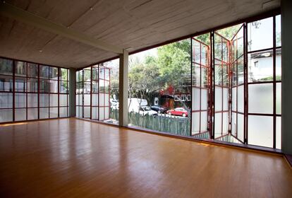 Estudio en la segunda planta de la Casa O'Gorman.