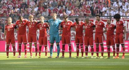 Minuto de silencio del Bayern antes del partido ante el Werder Bremen