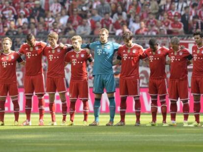 Minuto de silencio del Bayern antes del partido ante el Werder Bremen