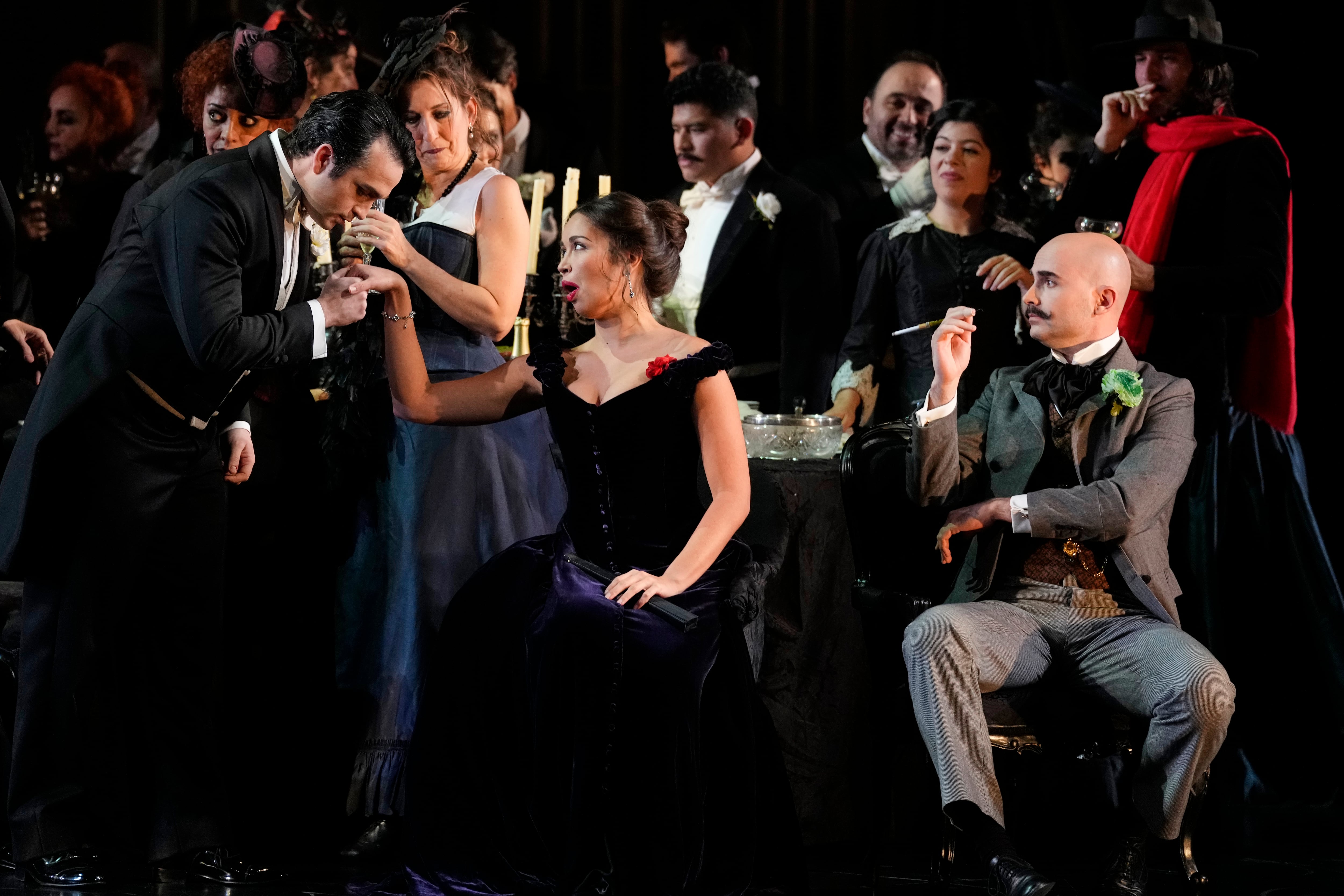 El Liceu rescata ‘La traviata’ realista y de los bajos fondos de París