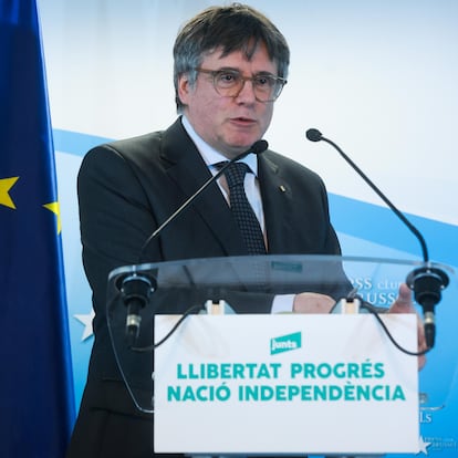 Brussels (Belgium), 17/01/2025.- Junts per Catalunya (Together for Catalunya) party President Carles Puigdemont gives a press conference following the party's board meeting in Brussels, Belgium, 17 January 2025. (Bélgica, Bruselas) EFE/EPA/OLIVIER HOSLET
