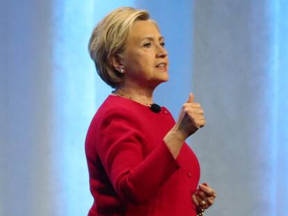 Hillary Clinton: 600 horas de maquillaje para hacer la misma campaña que un hombre