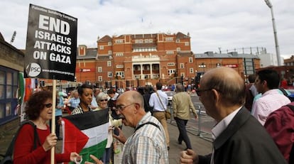 Protesto contra a ofensiva israelense em Gaza, hoje em Londres.