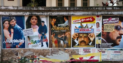 Carteles de pel&iacute;culas de Bollywood, en Alleppey (India).