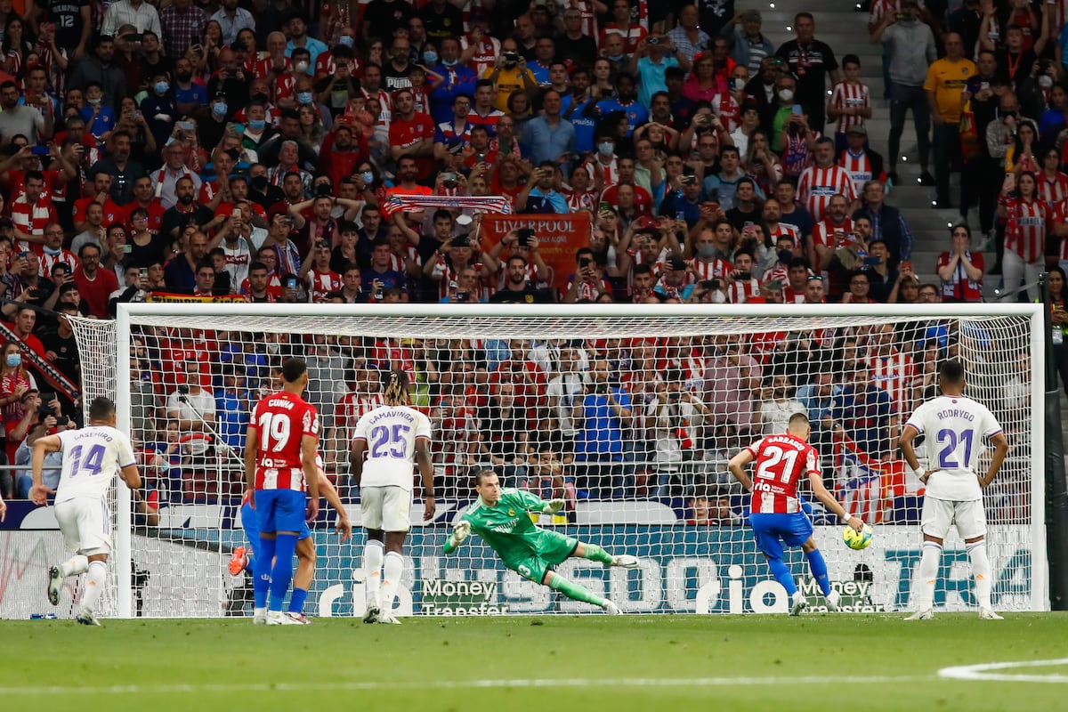 Sin pasillo y con agonía: el Atlético derrota a un Real Madrid muy ...