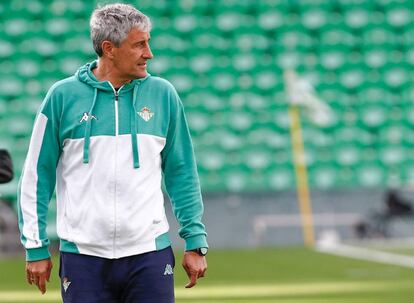Setién, en un entrenamiento del Betis.