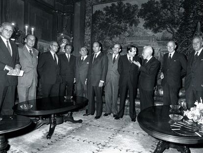 Bienvenida de los siete grandes a Emilio Bot&iacute;n (Santander) y Pedro Toledo (Banco Vizcaya), en 1987.