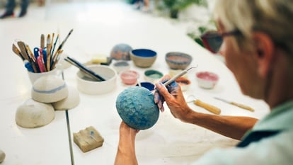 Herramientas aptas para  para tallar, modelar, modelar, cortar, raspar, cepillar y alisar piezas de cerámica. GETTY IMAGES.