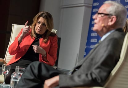 La presidenta andaluza, Susana D&iacute;az, junto al expresidente de la Junta de Andaluc&iacute;a Rafael Escuredo, este lunes en un debate de la SER sobre financiaci&oacute;n auton&oacute;mica y la extensi&oacute;n del Cupo vasco.