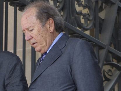 José Luis Núñez sale de la Audiencia de Barcelona.