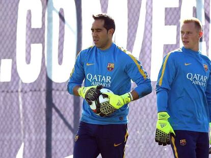 Bravo y Ter Stegen, en un entrenamiento de la temporada pasada.