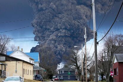 A controlled burn of the substances that were being carried by the train, on February 6, 2023. 