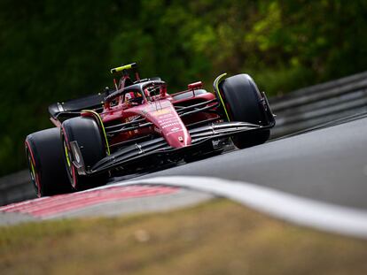 Carlos Sainz durante los entrenamientos en Hungaroring.