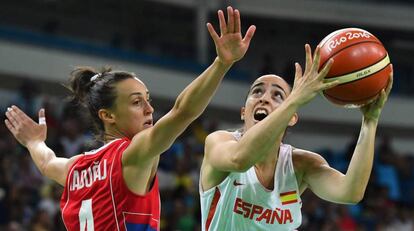 Silvia Dominguez durante la semifinal con Serbia.