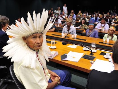 Ind&iacute;genas de diversas etnias em audi&ecirc;ncia p&uacute;blica na C&acirc;mara em maio. 