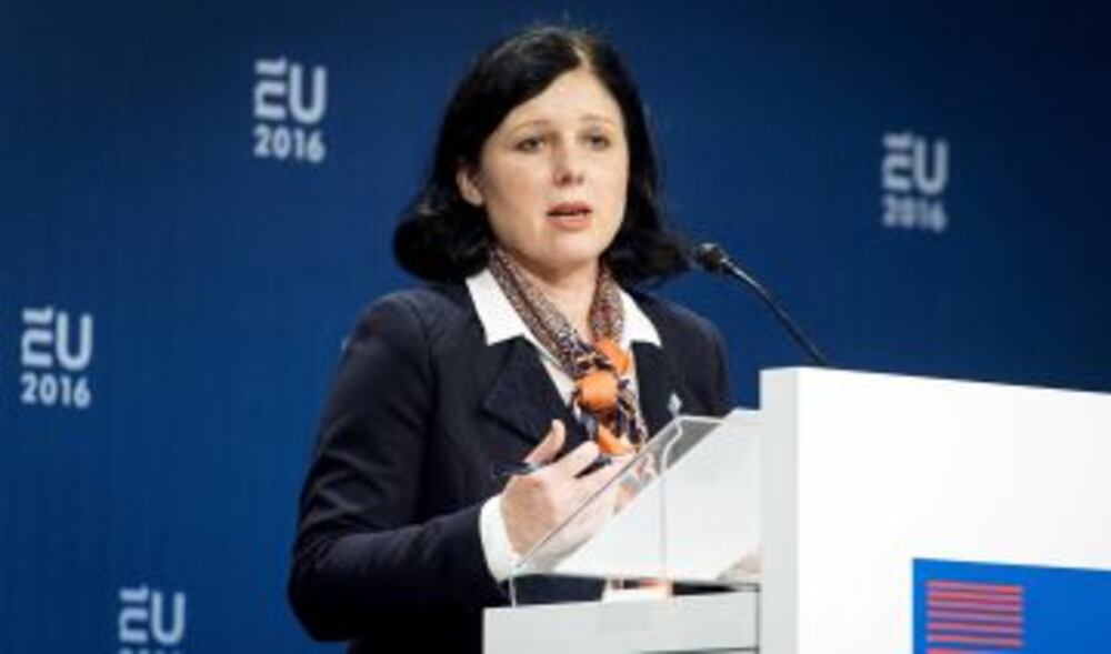 La UE y EEUU acuerdan un nuevo marco de transferencia de datos ...