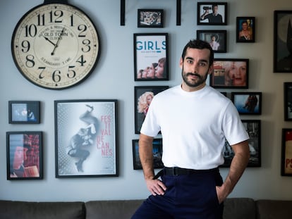 Juan Sanguino, periodista, fotografiado en su casa de Madrid