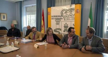 Reunión de los expertos que han analizado los temblores de La Loma.