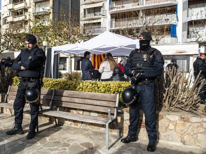 Protesta contra la presència de Vox a Blanes.