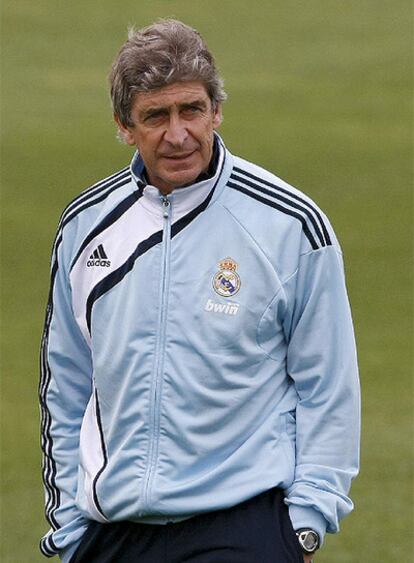 El entrenador madridista, durante el entrenamiento