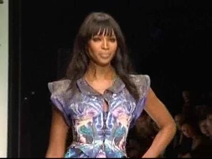 Éxito en el desfile de Naomi Campbell para ayudar a Haití