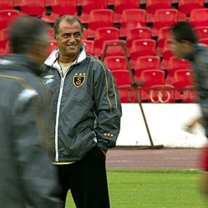 Fatih Terim sonríe durante un entrenamiento del Galatasaray, el pasado agosto.