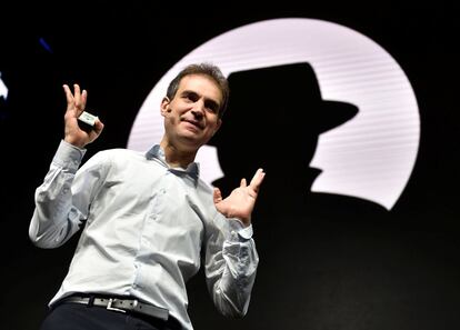 Dan Kaminsky, científico jefe de White Ops durante su discurso de apertura en la conferencia de seguridad cibernética 2016 Black hat en Las Vegas.