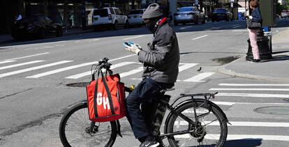 Repartidor de Grubhub, en Nueva York, el 3 de mayo.