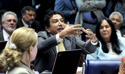 Senador Magno Malta (PR-ES) a favor do impeachment.