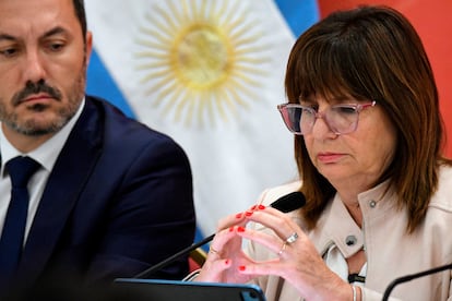 El ministro de Defensa argentino, Luis Petri, y la ministra de Seguridad, Patricia Bullrich, a mediados de marzo.